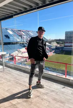 Luciano 25 anni Escort indipendente in Montevideo Uruguay